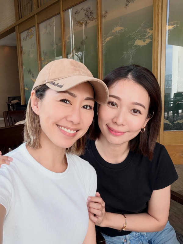 胡定欣新婚愛巢豪宅首度曝光！巨型大廳放頂天聖誕樹 樓底超高要爬梯裝飾