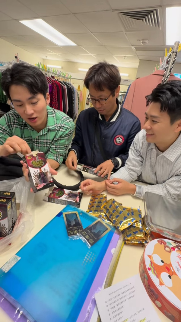 陳浚霆抽《尋秦記》小卡連開10盒古天樂？事與願違崩潰大叫︰我想要滕麗名呀！