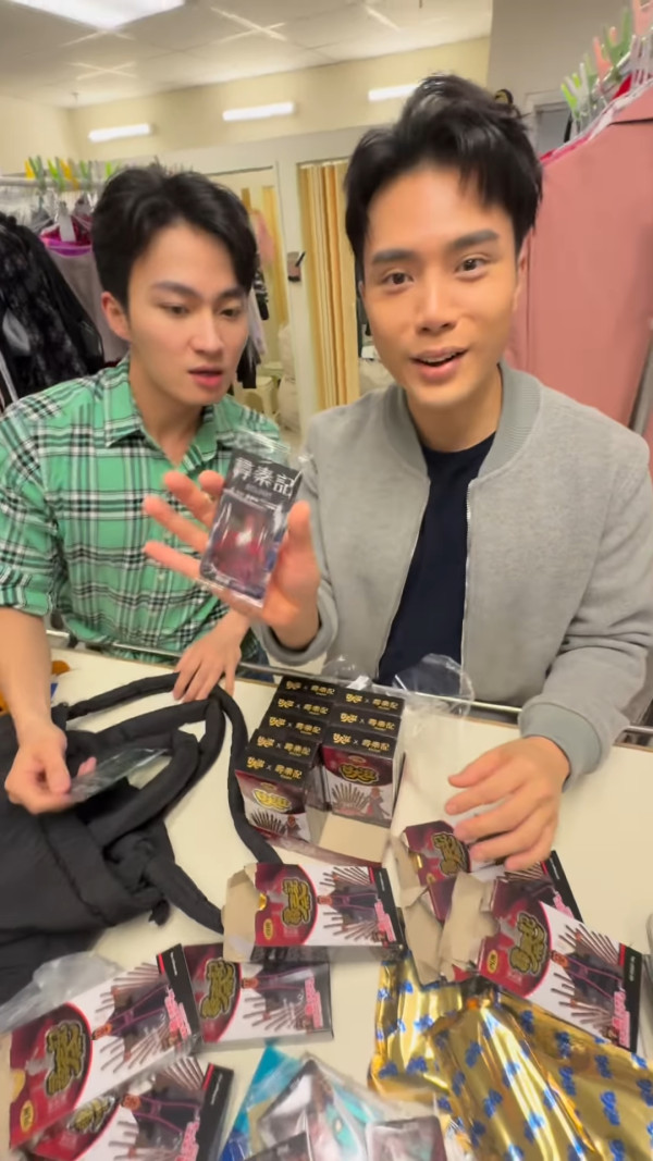 陳浚霆抽《尋秦記》小卡連開10盒古天樂？事與願違崩潰大叫︰我想要滕麗名呀！