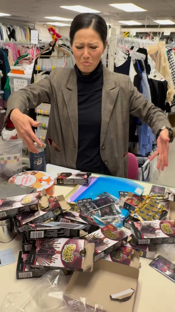 陳浚霆抽《尋秦記》小卡連開10盒古天樂？事與願違崩潰大叫︰我想要滕麗名呀！