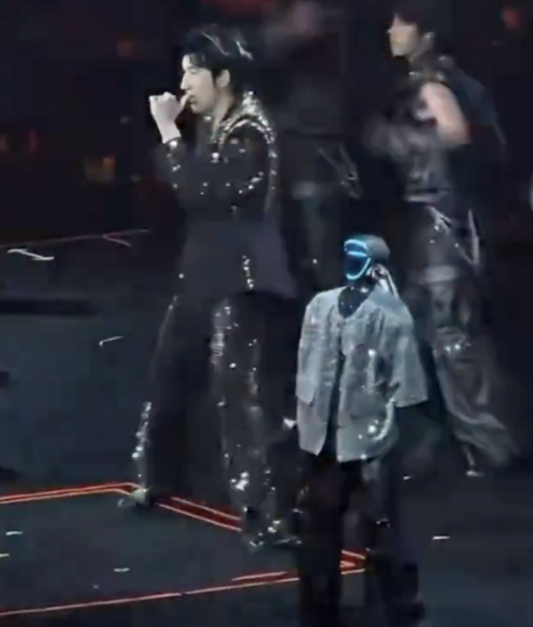 中九龍繞道通車亂象頻生 的士U-Turn 逆線亂行險撞重型車 網民：直頭係瘋狂駕駛