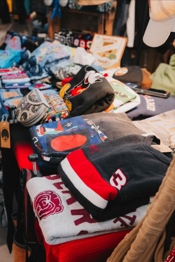 Threads爆紅復古市集！逾百攤位/歐美古著/聖誕限定　網民讚爆：完全唔似喺香港