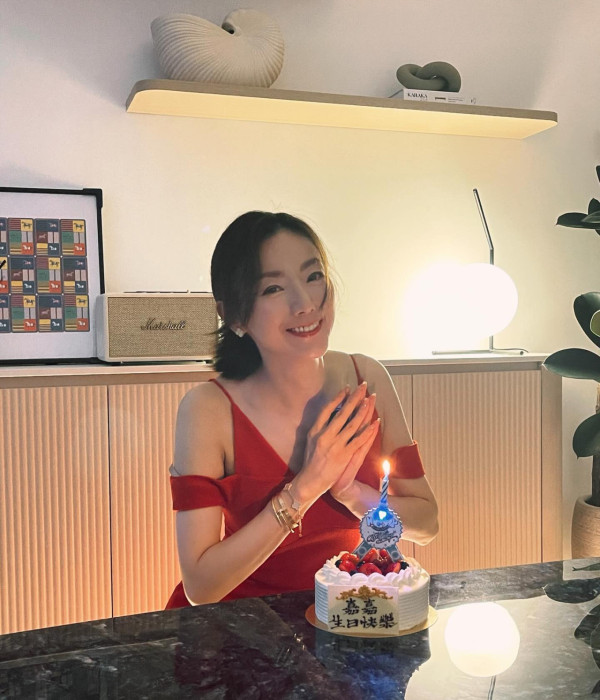 前新聞主播周嘉儀百萬愛馬仕手袋櫃極震撼 半山豪宅內貌曝光！落地窗睇無敵海景