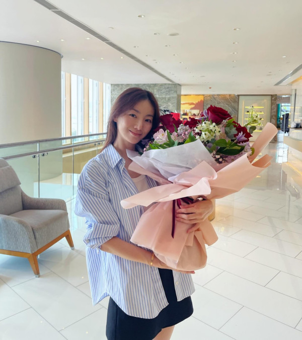 前新聞主播周嘉儀百萬愛馬仕手袋櫃極震撼 半山豪宅內貌曝光！落地窗睇無敵海景