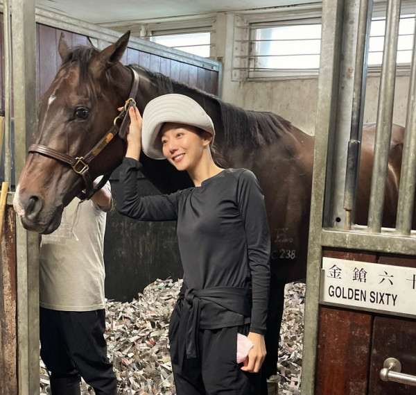 前新聞主播周嘉儀百萬愛馬仕手袋櫃極震撼 半山豪宅內貌曝光！落地窗睇無敵海景