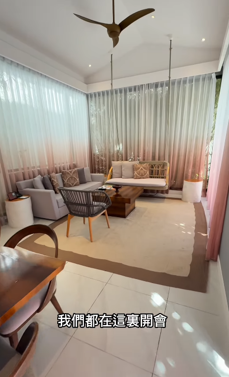 前港姐冠軍一家使2萬遊富國島！兩女之母比堅尼大解放曬零贅肉身材 