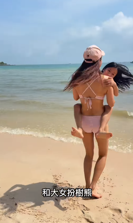 前港姐冠軍一家使2萬遊富國島！兩女之母比堅尼大解放曬零贅肉身材 