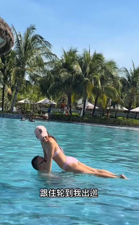 前港姐冠軍一家使2萬遊富國島！兩女之母比堅尼大解放曬零贅肉身材 