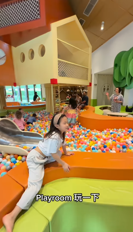 前港姐冠軍一家使2萬遊富國島！兩女之母比堅尼大解放曬零贅肉身材 