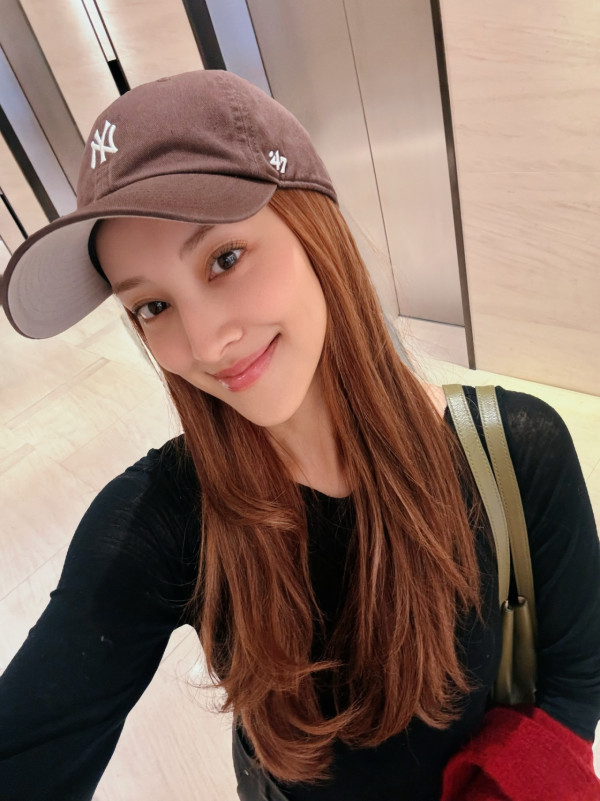 陳凱琳罕有做婚禮司儀太性感搶鏡過新娘 彎腰俯身驚見4吋深長事業線驚艷全場