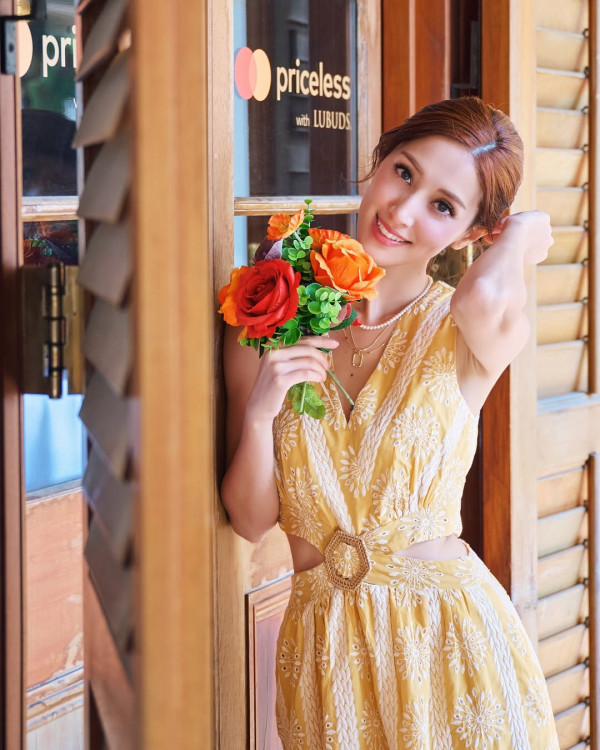 陳凱琳罕有做婚禮司儀太性感搶鏡過新娘 彎腰俯身驚見4吋深長事業線驚艷全場