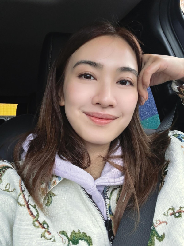 朱千雪身形暴脹驚現肚凸凸疑佗第二胎！近照曝光寬鬆衫遮唔住濃濃孕味