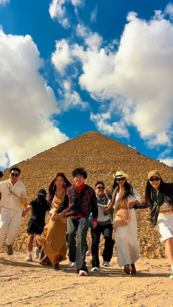 羅天宇孖陳懿德高調放閃蜜遊埃及洩蜜 一舉動被指太過刻意惹網民熱議