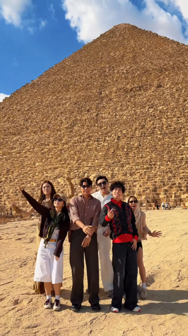 羅天宇孖陳懿德高調放閃蜜遊埃及洩蜜 一舉動被指太過刻意惹網民熱議