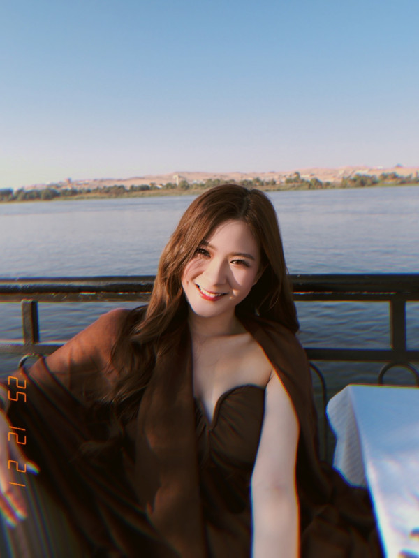 羅天宇孖陳懿德高調放閃蜜遊埃及洩蜜 一舉動被指太過刻意惹網民熱議