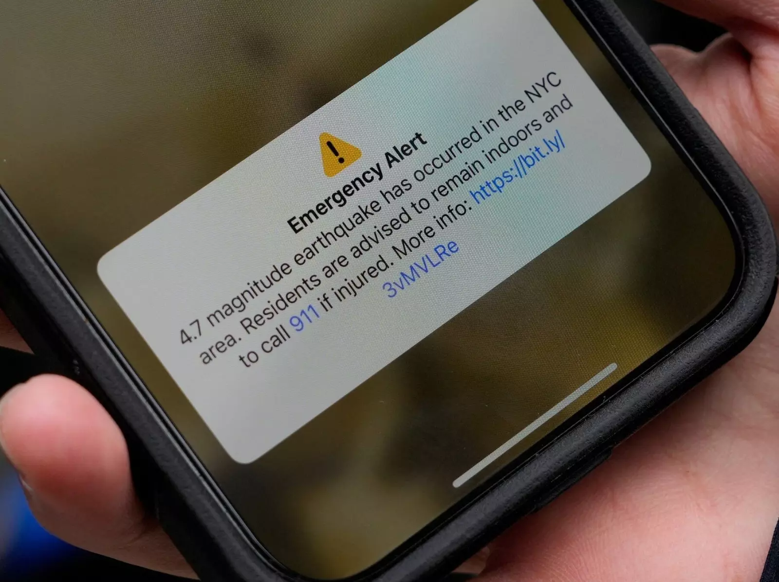 【iPhone 救命功能】iOS 26.2 新增強化安全警示！解決國家級警報漏接問題 一鍵開通「天災第二道防線」