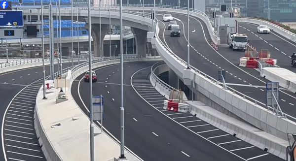 中九龍繞道通車亂象頻生 的士U-Turn 逆線亂行險撞重型車 網民：直頭係瘋狂駕駛