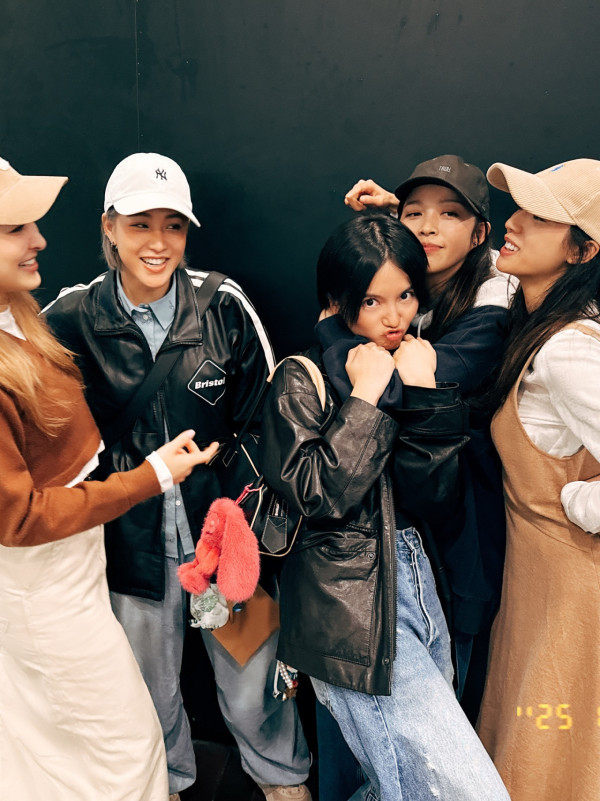 蔡思貝陳瀅閨蜜團「六缺一」難得合體 唯獨欠一位好姊妹惹猜測：好可惜…