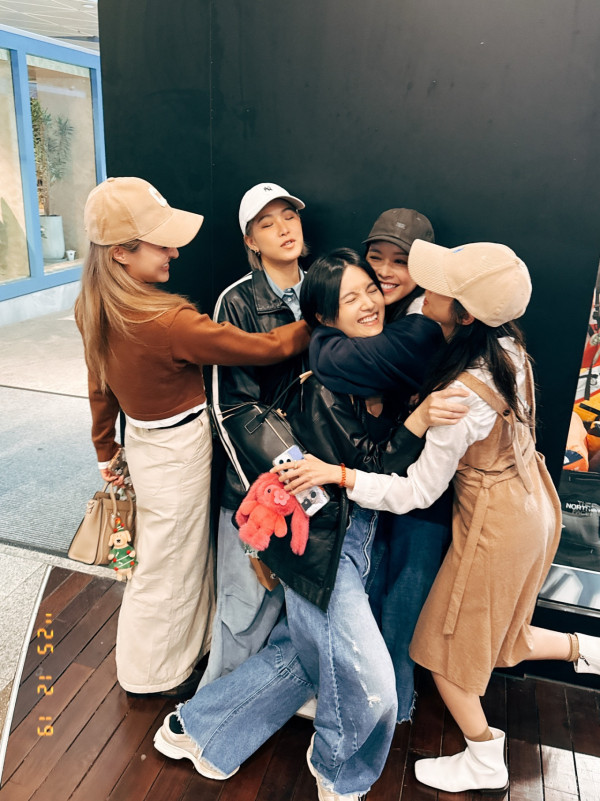 蔡思貝陳瀅閨蜜團「六缺一」難得合體 唯獨欠一位好姊妹惹猜測：好可惜…