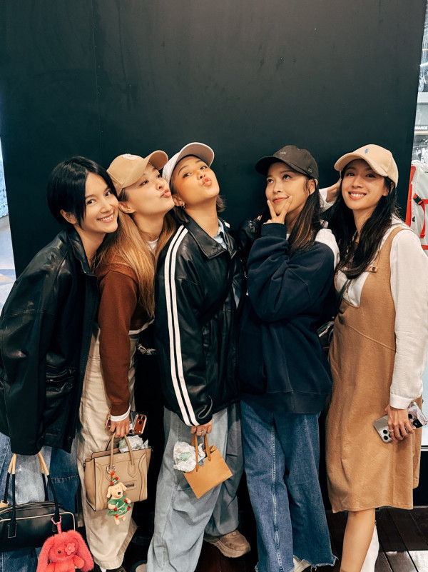 蔡思貝陳瀅閨蜜團「六缺一」難得合體 唯獨欠一位好姊妹惹猜測：好可惜…