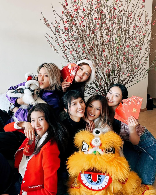 蔡思貝陳瀅閨蜜團「六缺一」難得合體 唯獨欠一位好姊妹惹猜測：好可惜…