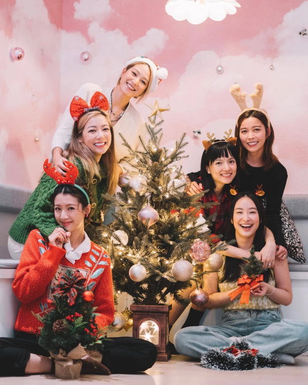 蔡思貝陳瀅閨蜜團「六缺一」難得合體 唯獨欠一位好姊妹惹猜測：好可惜…