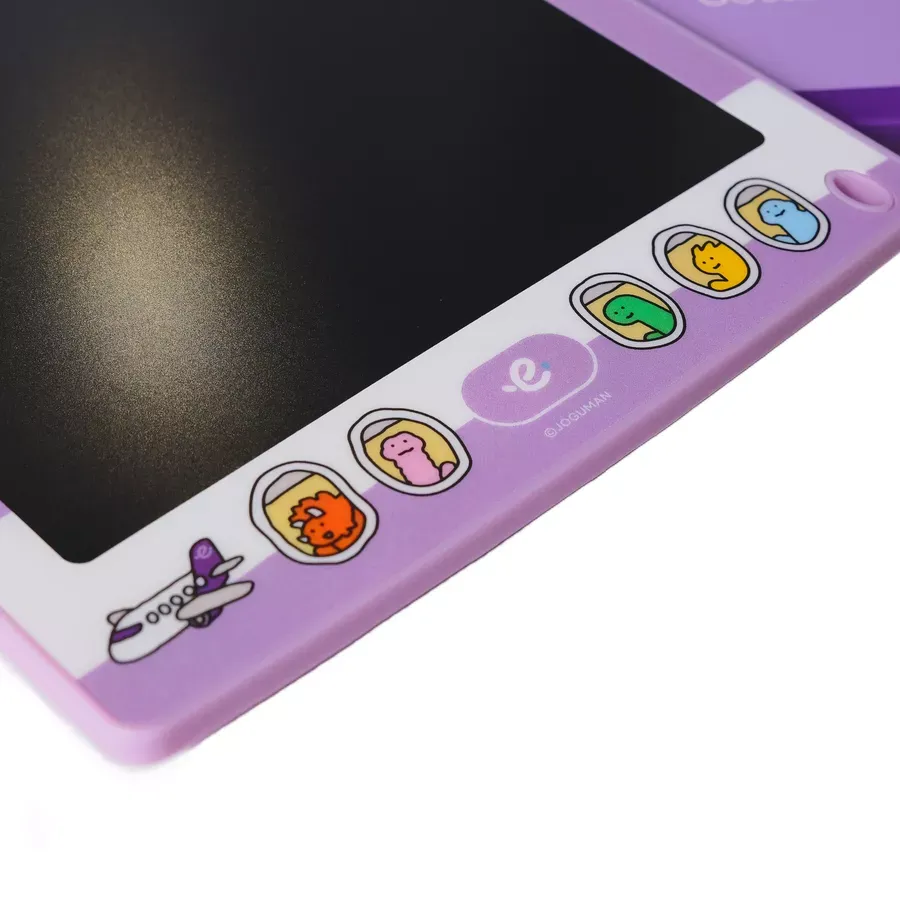 香港快運XJOGUMAN第二彈旅行精品！小恐龍行李牌、毛毯、 LCD彩色畫板款款實用 