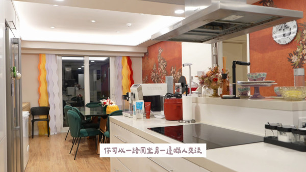 五索首度公開山頂豪宅10間房極震撼 豪設頂層室內樹屋！沙發3米咁長竟然唔係坐？