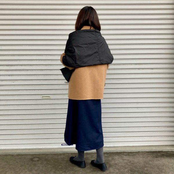 旅行好貨唔出口？日本MUJI獨家披肩防水發熱秒變枕頭 網民期待香港幾時有？ 