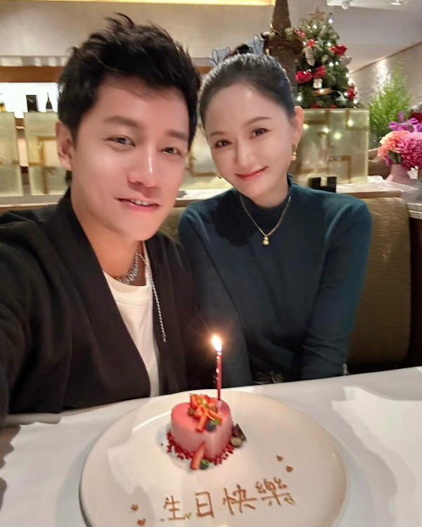 陳喬恩於2022年與馬來西亞籍藝術家曾偉昌（Alan）結婚（圖片來源：IG@iam_joechen）