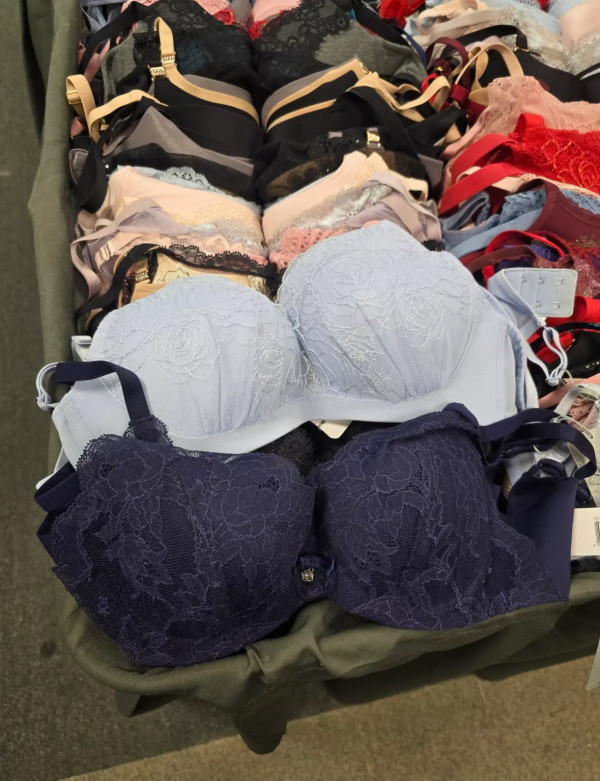 尖沙咀名牌開倉低至1折！聖誕特別優惠！名牌服飾/美妝產品/內衣$49起！FILA/Hallmark/Twenty B