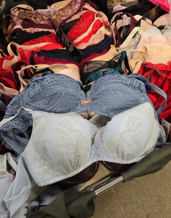 尖沙咀名牌開倉低至1折！聖誕特別優惠！名牌服飾/美妝產品/內衣$49起！FILA/Hallmark/Twenty B