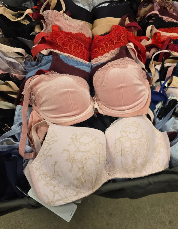 尖沙咀名牌開倉低至1折！聖誕特別優惠！名牌服飾/美妝產品/內衣$49起！FILA/Hallmark/Twenty B