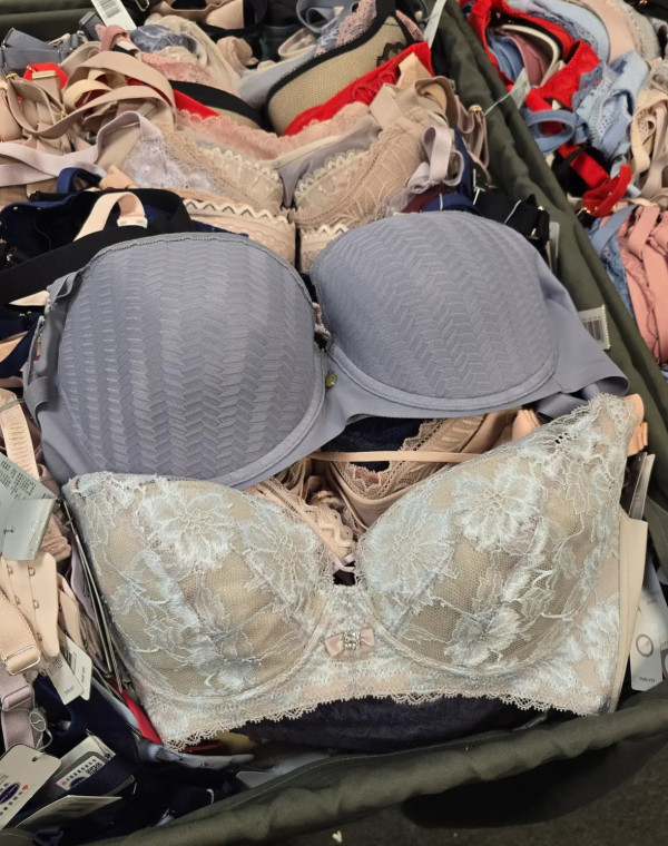 尖沙咀名牌開倉低至1折！聖誕特別優惠！名牌服飾/美妝產品/內衣$49起！FILA/Hallmark/Twenty B