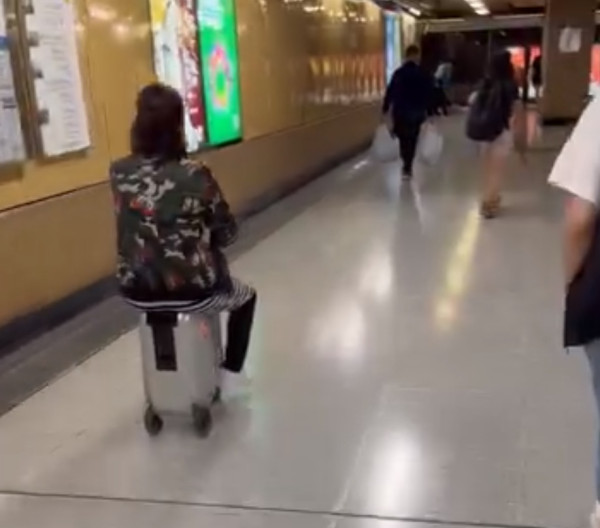 外遊注意！用「1種喼」搭港鐵隨時被罰款？元旦新例實施切勿在車站做「這動作」 附詳細禁用清單