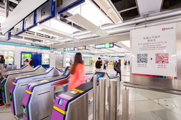 的士司機深夜車內忘我「郁動」 19秒極限手速片瘋傳 目擊者大爆後續更離譜【有片】