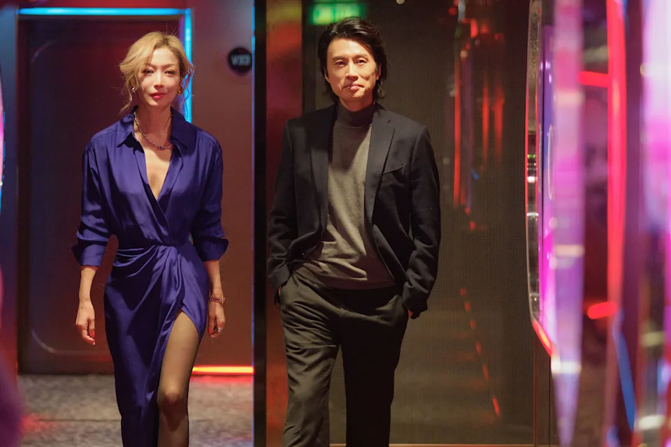 楊偲泳《夜王》海報晒超誇張上圍太犯規！側身曲線引網民暴動激讚噴血