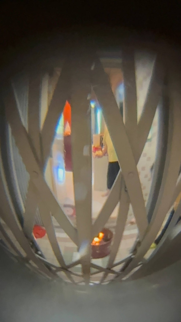 公屋走廊變化寶位?天花被熏黑 煙霧似火燭仍照燒?房委會提醒:有機會收回單位