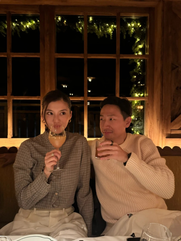 吳千語百億老公施伯雄坐經濟艙被嘲？親解慳錢真相「富豪級理財」反擊網民