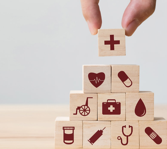 父母60歲買醫保＝倒錢落海？保費供到80歲貴幾倍 網民嘆：唔買排公立等到死