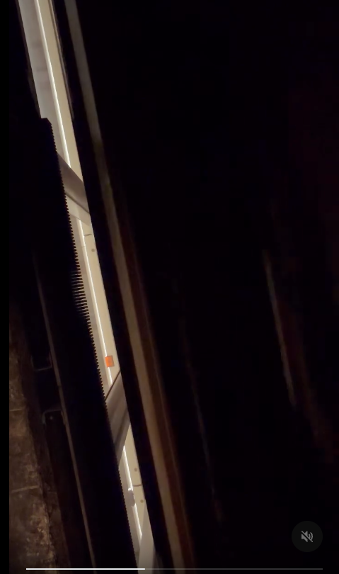 港男遭乘客撞飛手機墮路軌 1招拍下高速極罕畫面 網民驚嘆夢幻視角