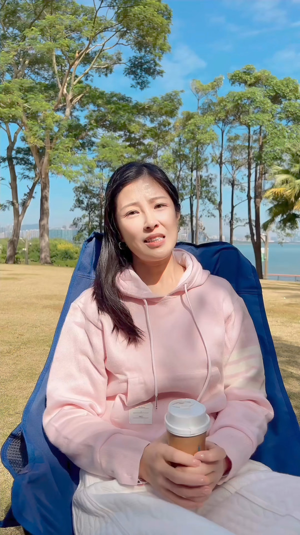 洪天明周家蔚宣布舉家移居深圳 一家四口告別大埔2000呎豪宅！兩公婆親自搬屋極盡艱辛