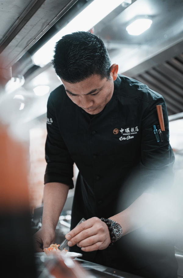 中環美食｜百年古蹟畢打行變身粵菜館！名廚陳思海坐鎮「中環飯店」　必食惹味砂鍋炒蟹＋爆膏溏心瀨尿蝦