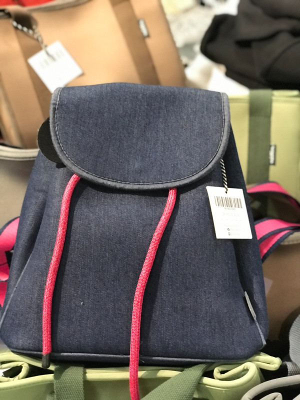 開倉特賣｜銅鑼灣時代廣場聖誕優惠低至1折！運動鞋/卡通被套/羊毛被$299起！Doughnut/Champion/Columbia/Josef Seibel