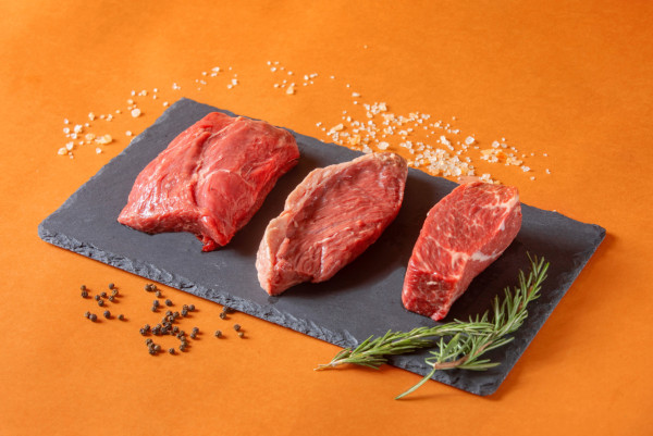 沖繩人氣石燒牛「YAPPARI Steak」登陸葵芳！最平$78歎富士山熔岩石板厚切牛扒＋沙律吧放題開幕免費送50g肉