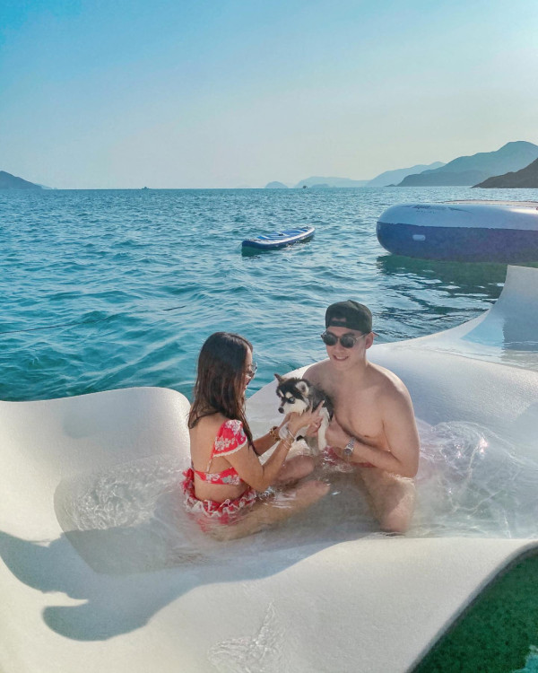 33歲港姐亞軍拍拖6年宣布結婚喜訊！雪地晒超巨型鑽戒閃爆：特別的聖誕