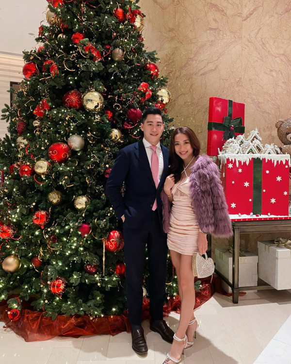 33歲港姐亞軍拍拖6年宣布結婚喜訊！雪地晒超巨型鑽戒閃爆：特別的聖誕