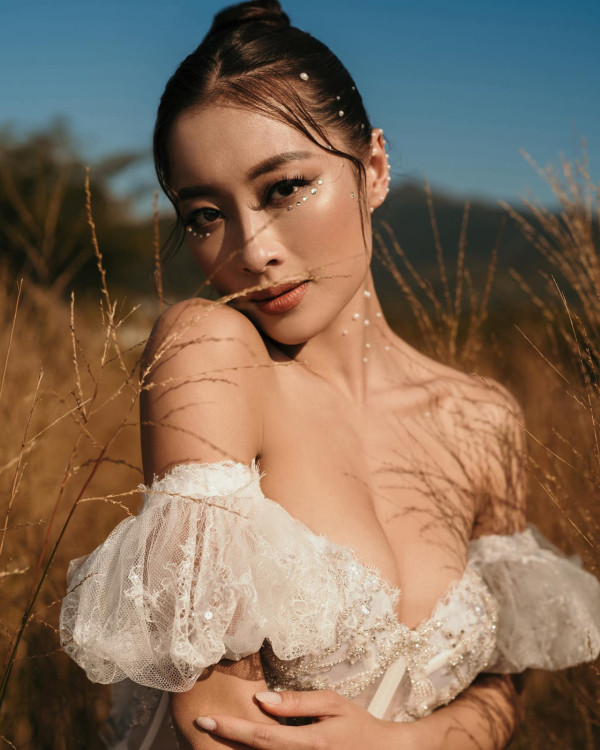 33歲港姐亞軍拍拖6年宣布結婚喜訊！雪地晒超巨型鑽戒閃爆：特別的聖誕