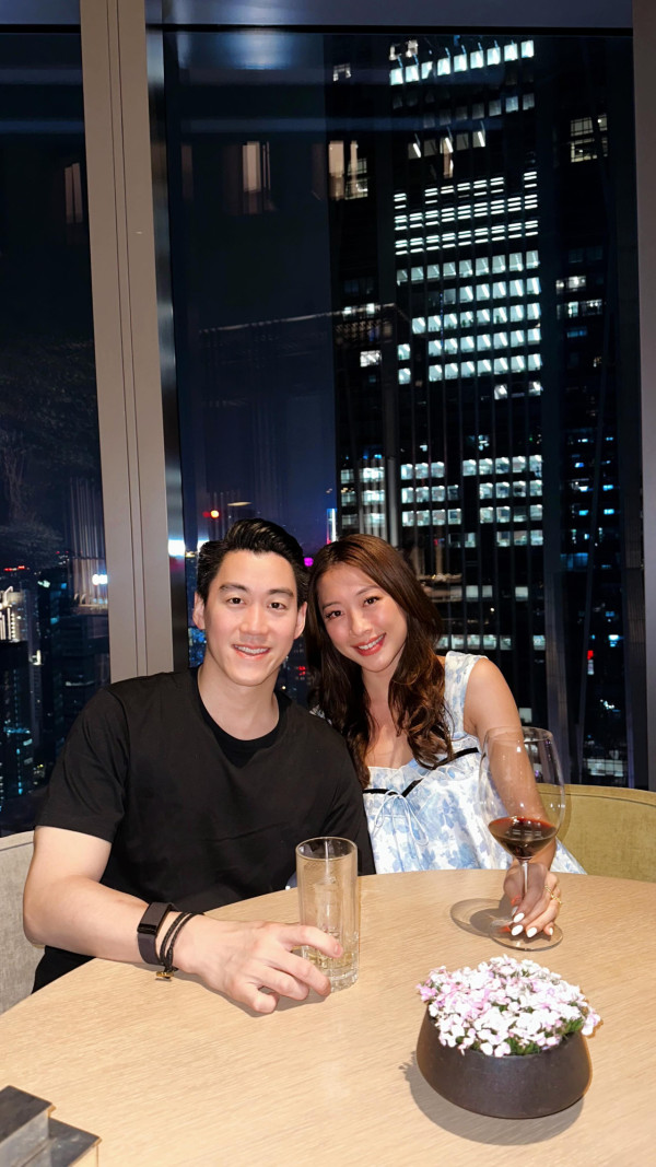 33歲港姐亞軍拍拖6年宣布結婚喜訊！雪地晒超巨型鑽戒閃爆：特別的聖誕