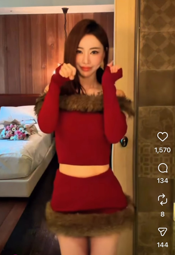 (圖:ooohsunny@Instagram) HK Express神顏值韓籍空姐唔做Emirates IG粉絲每日急升 網民:執到佢班機係中獎